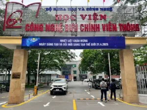 hệ thống kiểm soát xe tại PTIT