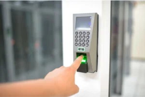 Kiểm soát ra vào bằng vân tay