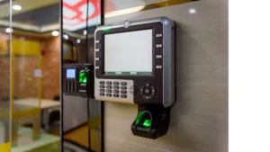 kiểm soát ra vào đa công nghệ
