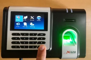 xóa dấu vân tay trên máy chấm công