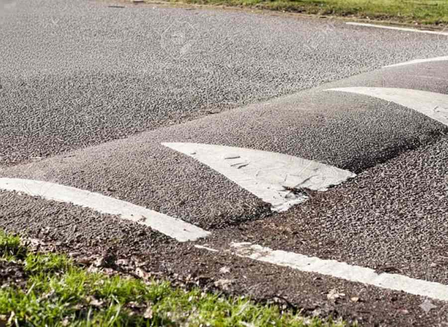 gờ giảm tốc bê tông