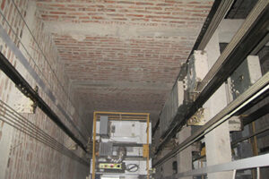 quy định chung về độ thẳng đứng hố thang máy